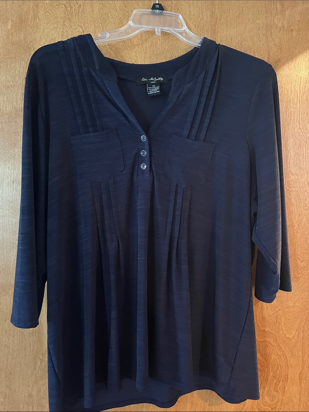 Ellen Tracy Navy Three-Button V-Neck Pleated Long Sleeve Top